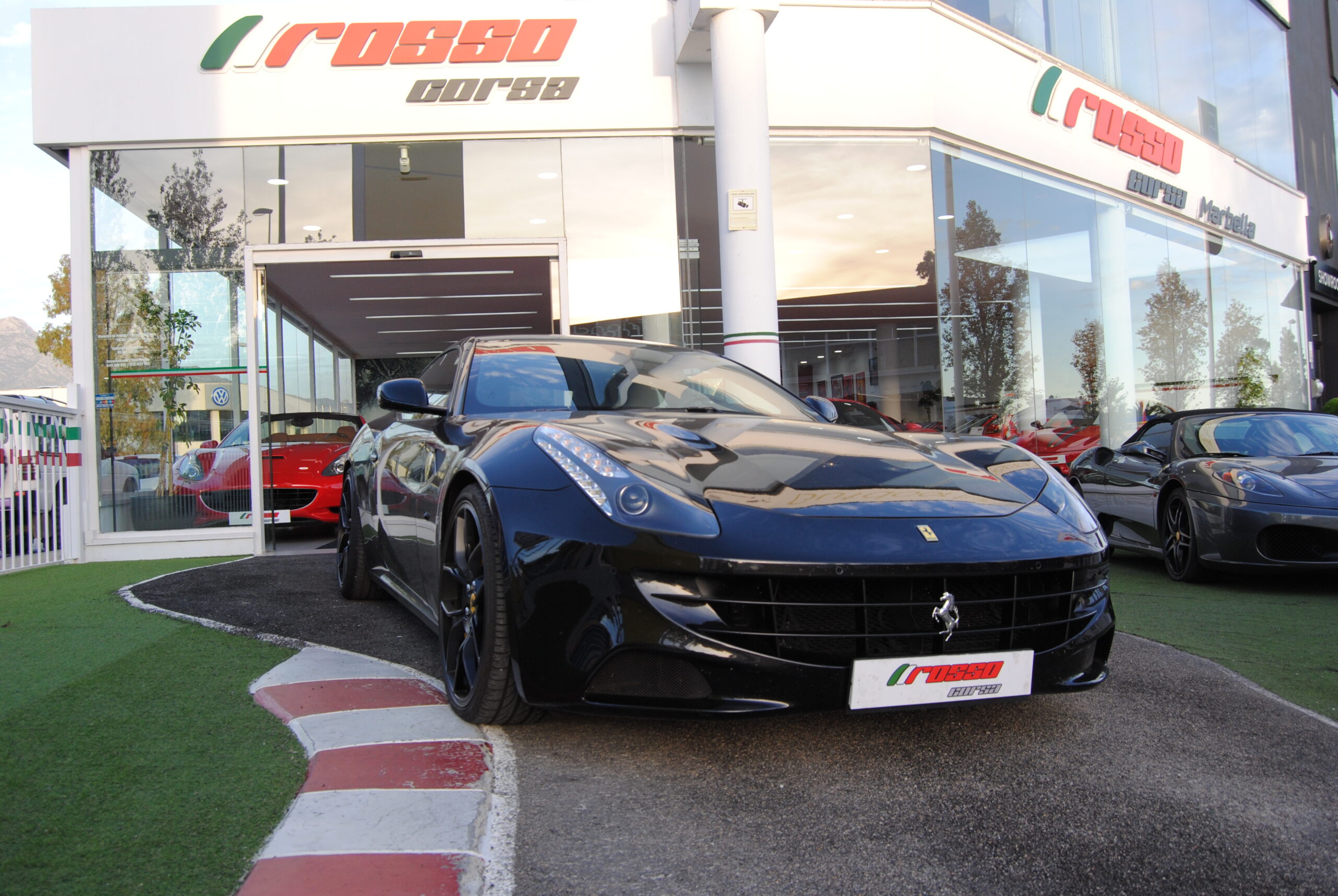 Ff Specifications Ferrari FF - Rosso Corsa