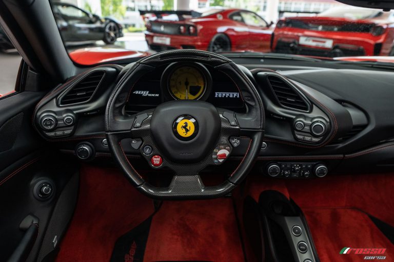 Ferrari 488 Spider_Interior (2)
