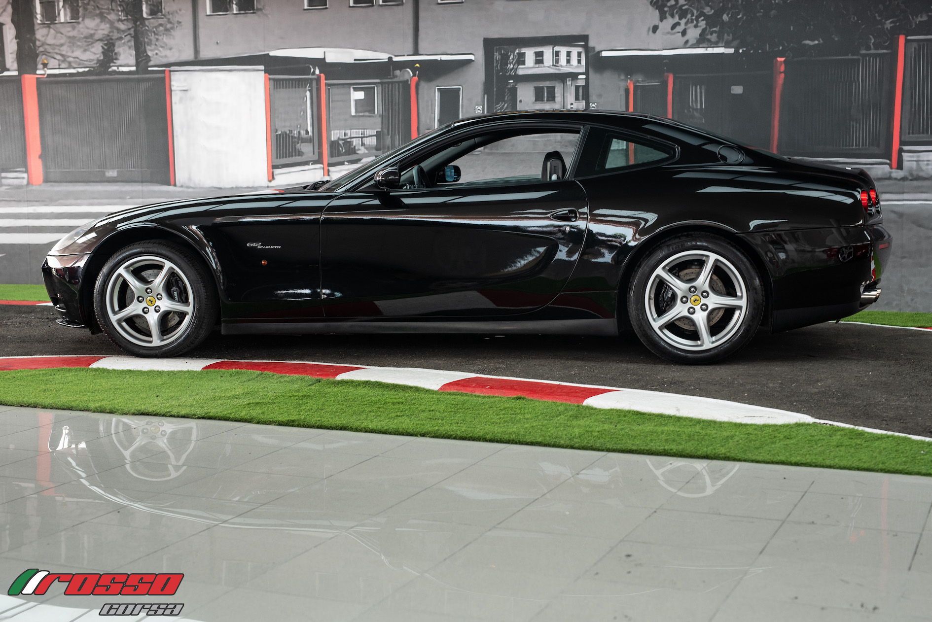 Rosso Corsa - Ferrari 612 Scaglietti