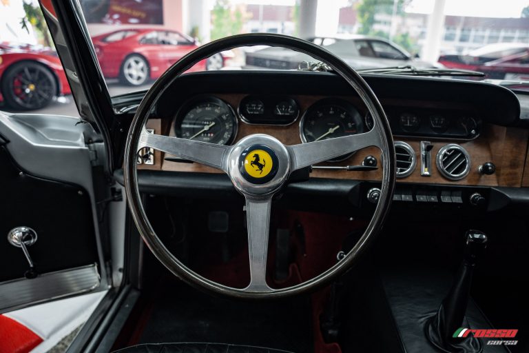 Ferrari 330 2+2_Interior (4)
